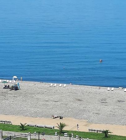 Apartment Desi With Sea View On The Beach In Батумі Екстер'єр фото