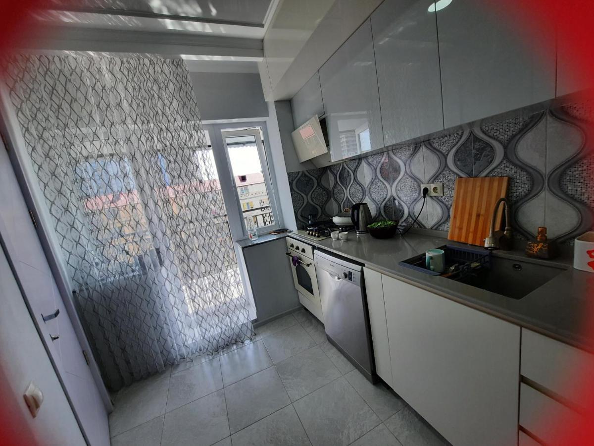 Apartment Desi With Sea View On The Beach In Батумі Екстер'єр фото
