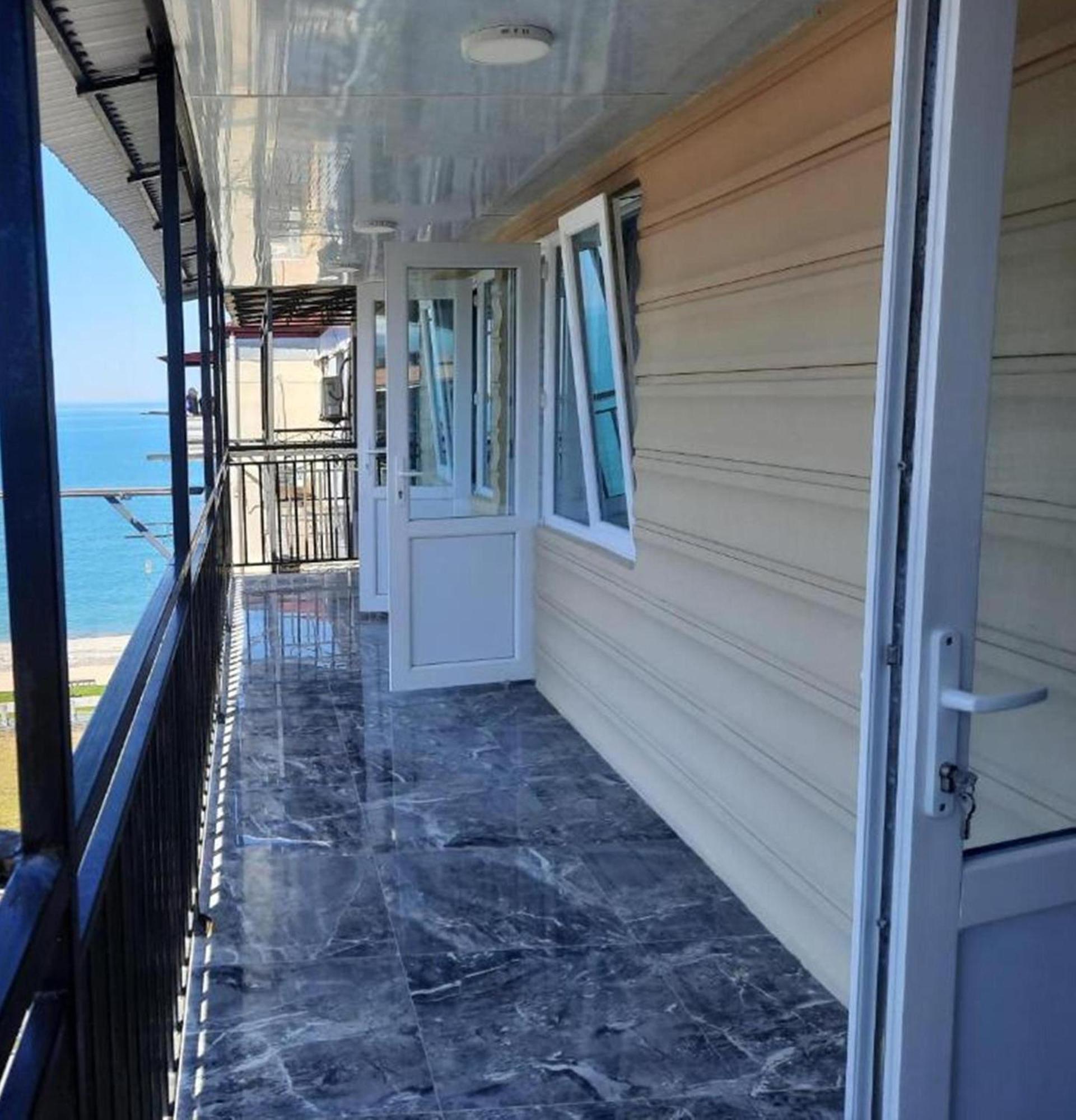 Apartment Desi With Sea View On The Beach In Батумі Екстер'єр фото