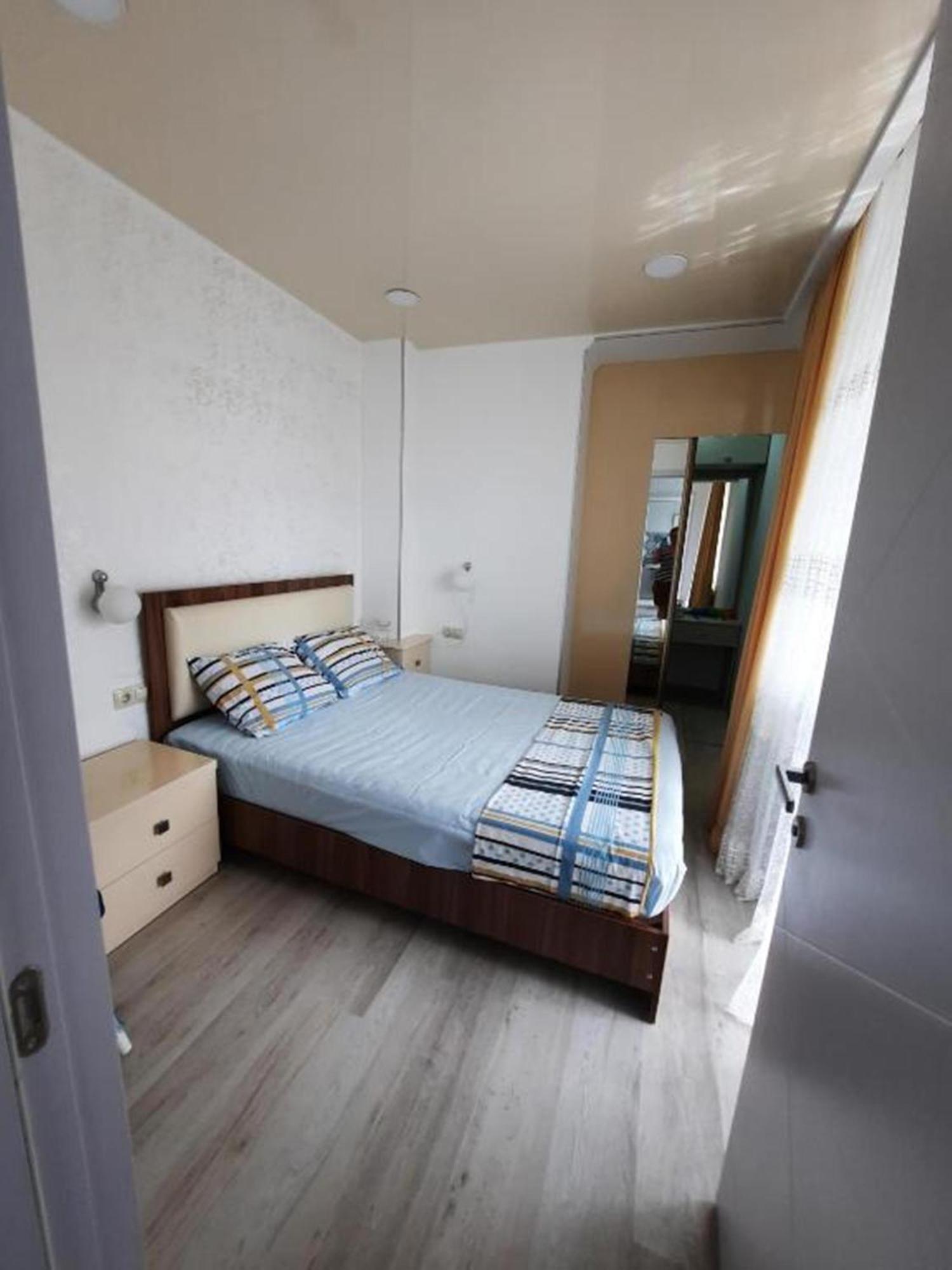 Apartment Desi With Sea View On The Beach In Батумі Екстер'єр фото