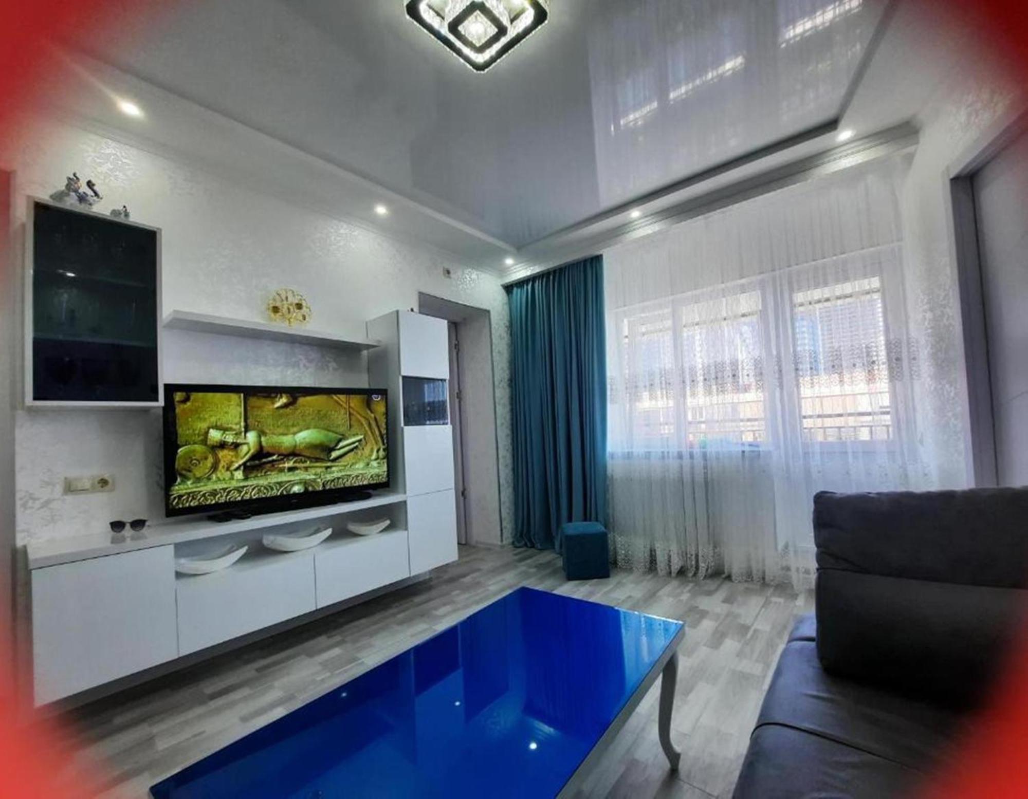 Apartment Desi With Sea View On The Beach In Батумі Екстер'єр фото